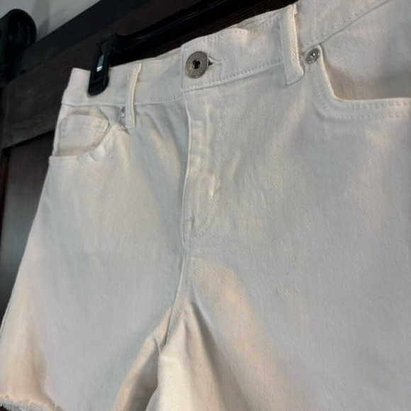 Style & Co. Women's White Denim Frayed-Hem Casual Shorts NWT - Picture 5 of 7
